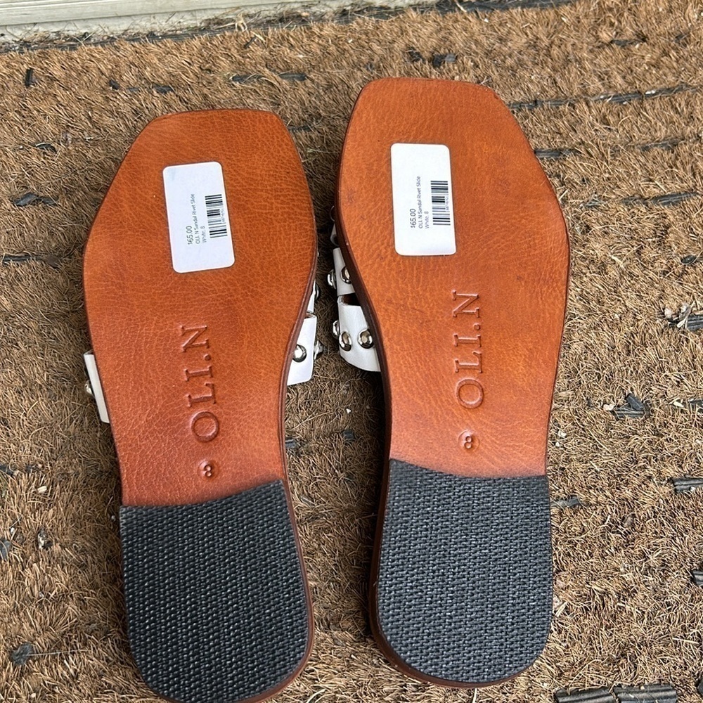 NWT ARTISAN OLI N. SANDALS OLI RIVETS SLIDE SANDALS WHITE SIZE 8 - Picture 3 of 5